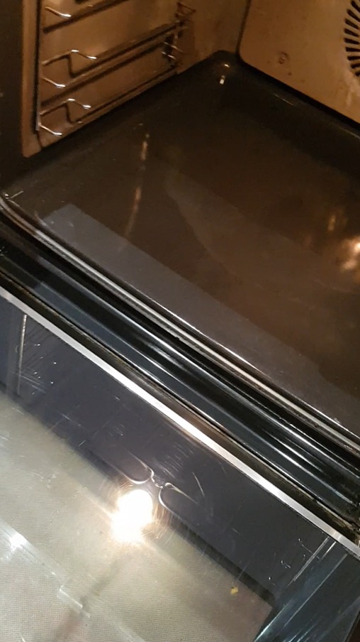 Nettoyage four de cuisine AVANT